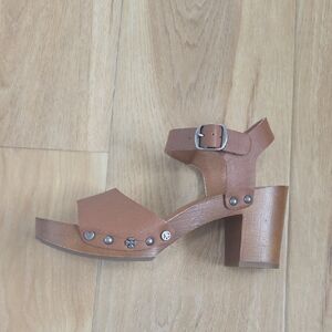 Womens Wooden Lucky Brand Sandals Size 5.5